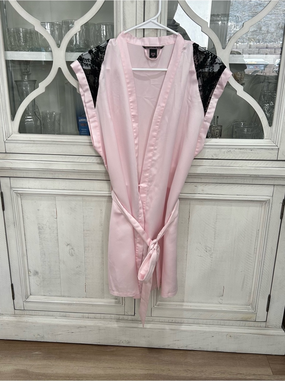 Victoria’s Secret Pink Satin Lace Trim Kimono Robe Size Small NWOT